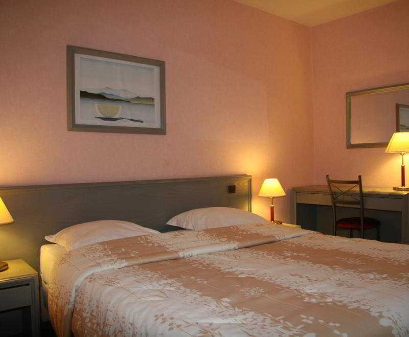 Billie - Reopening Summer 2024 Hotel